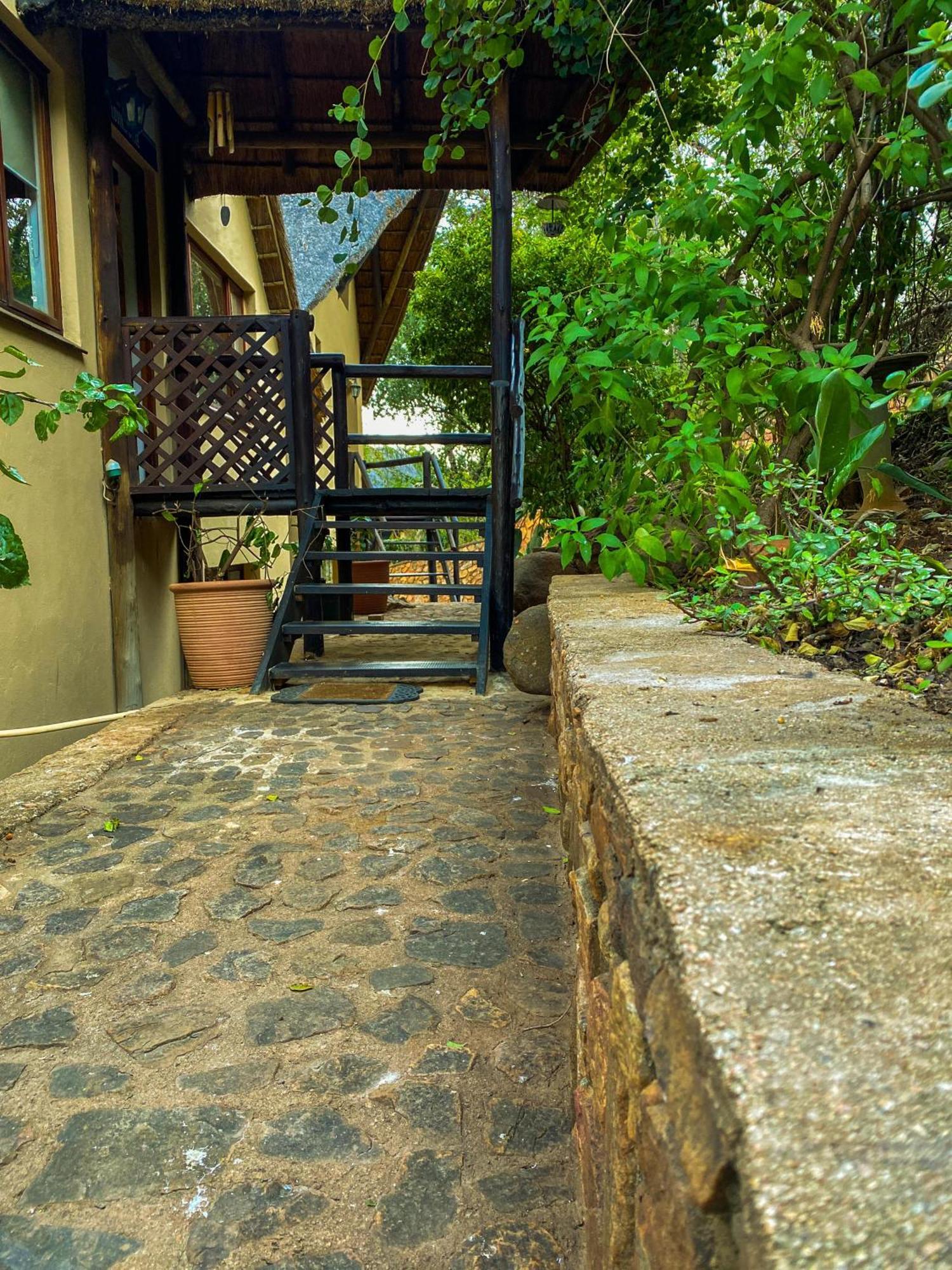 Bali At Scenic Haven Lodge In Хартбиспурт Экстерьер фото